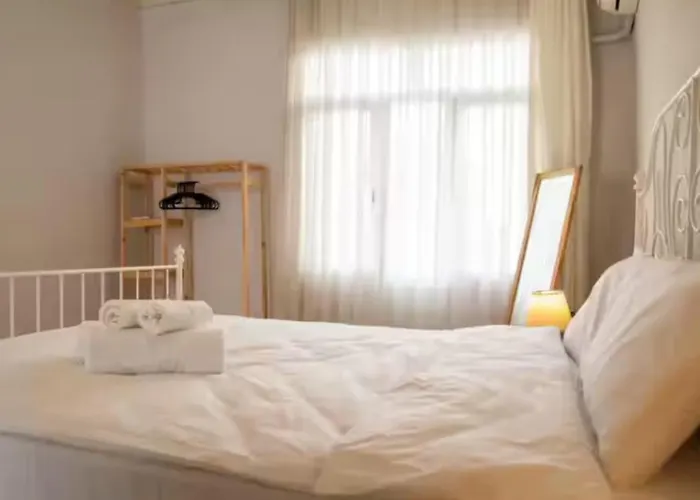 Historical Detached House In The Center *